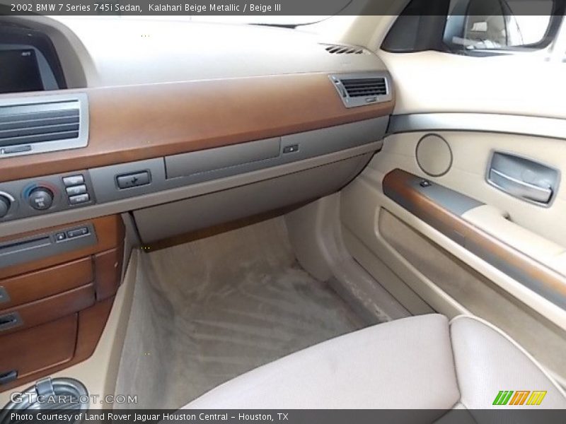 Kalahari Beige Metallic / Beige III 2002 BMW 7 Series 745i Sedan