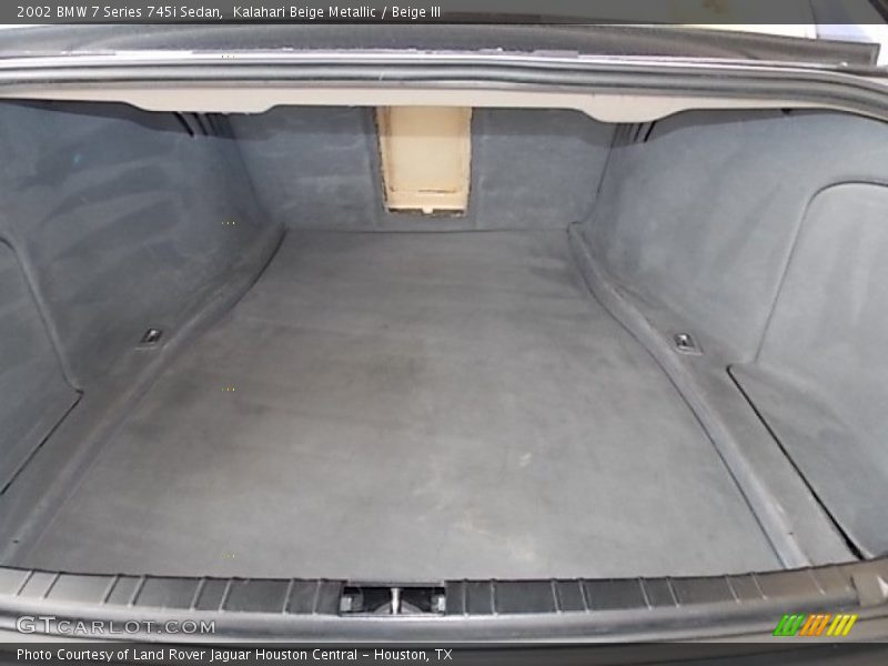  2002 7 Series 745i Sedan Trunk