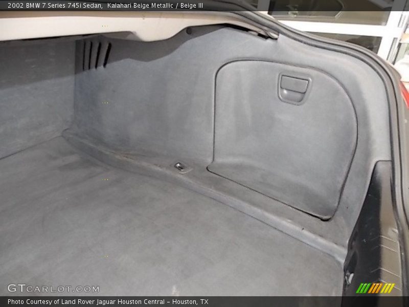  2002 7 Series 745i Sedan Trunk