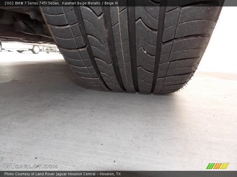 Kalahari Beige Metallic / Beige III 2002 BMW 7 Series 745i Sedan