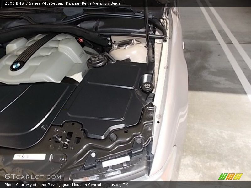 Kalahari Beige Metallic / Beige III 2002 BMW 7 Series 745i Sedan