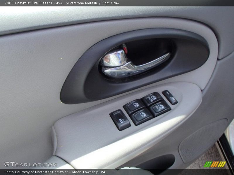 Silverstone Metallic / Light Gray 2005 Chevrolet TrailBlazer LS 4x4