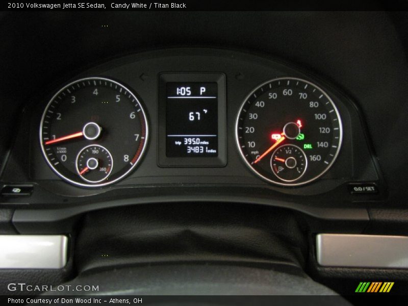 Candy White / Titan Black 2010 Volkswagen Jetta SE Sedan