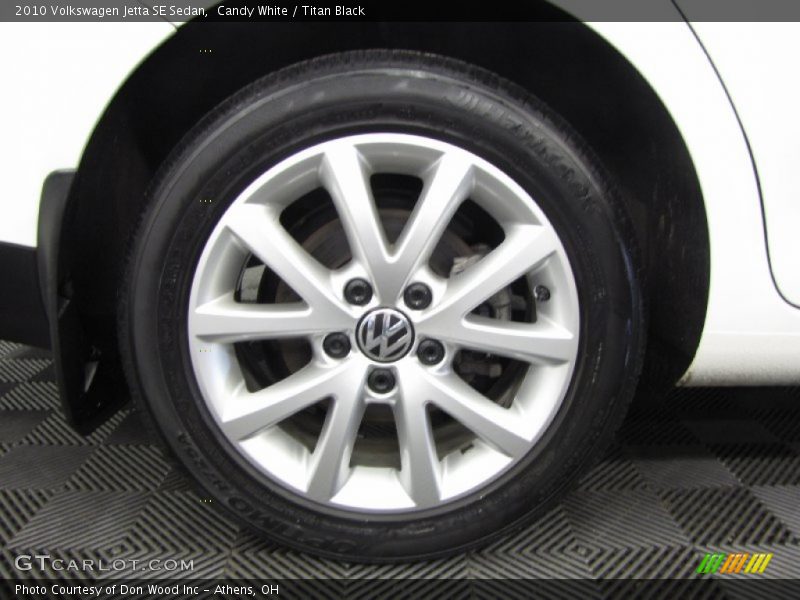 Candy White / Titan Black 2010 Volkswagen Jetta SE Sedan