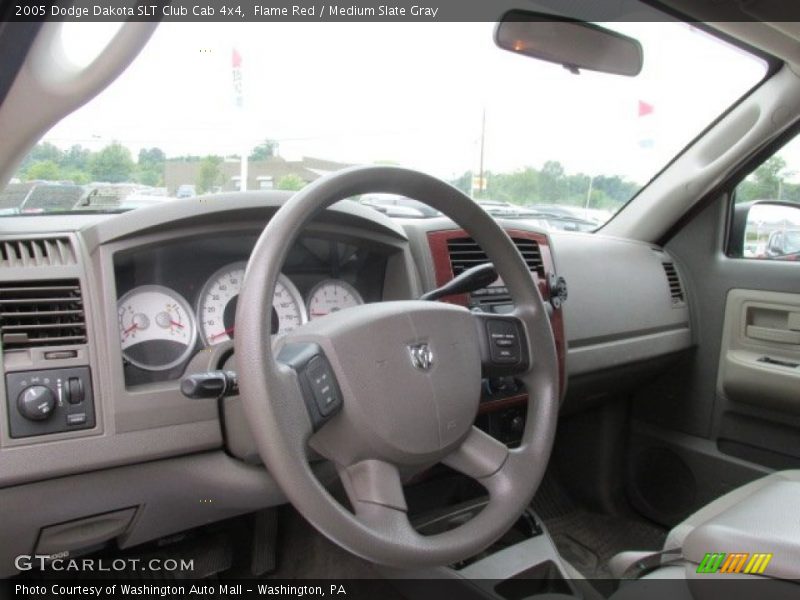 Flame Red / Medium Slate Gray 2005 Dodge Dakota SLT Club Cab 4x4