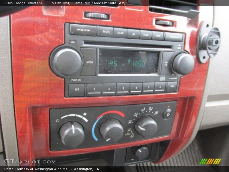 Flame Red / Medium Slate Gray 2005 Dodge Dakota SLT Club Cab 4x4