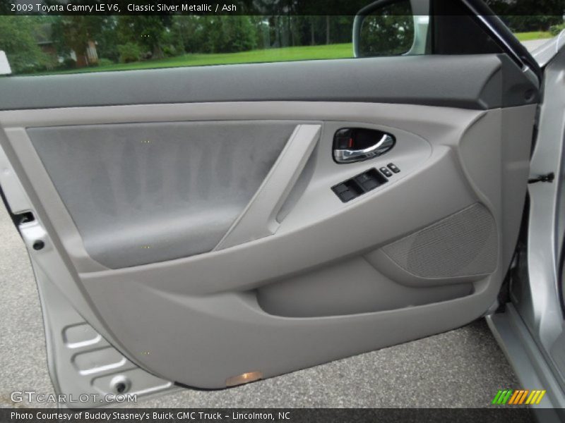 Classic Silver Metallic / Ash 2009 Toyota Camry LE V6