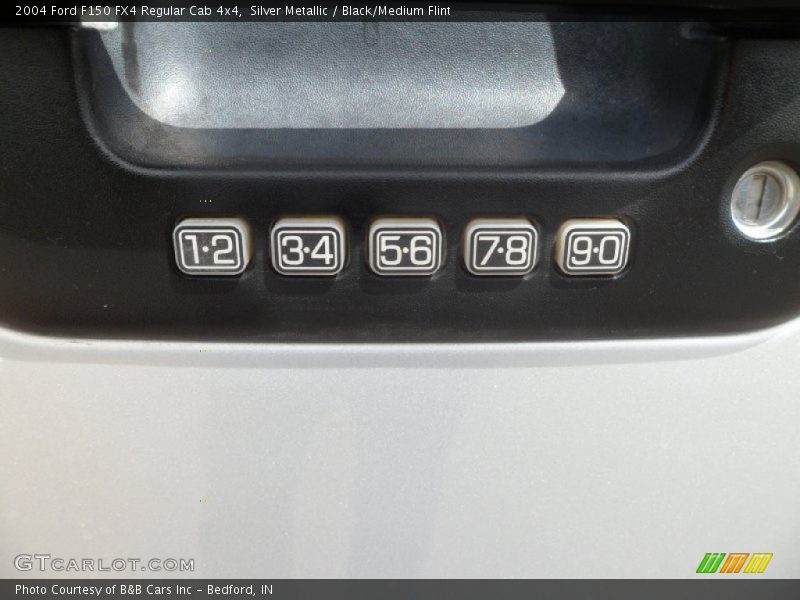 Silver Metallic / Black/Medium Flint 2004 Ford F150 FX4 Regular Cab 4x4