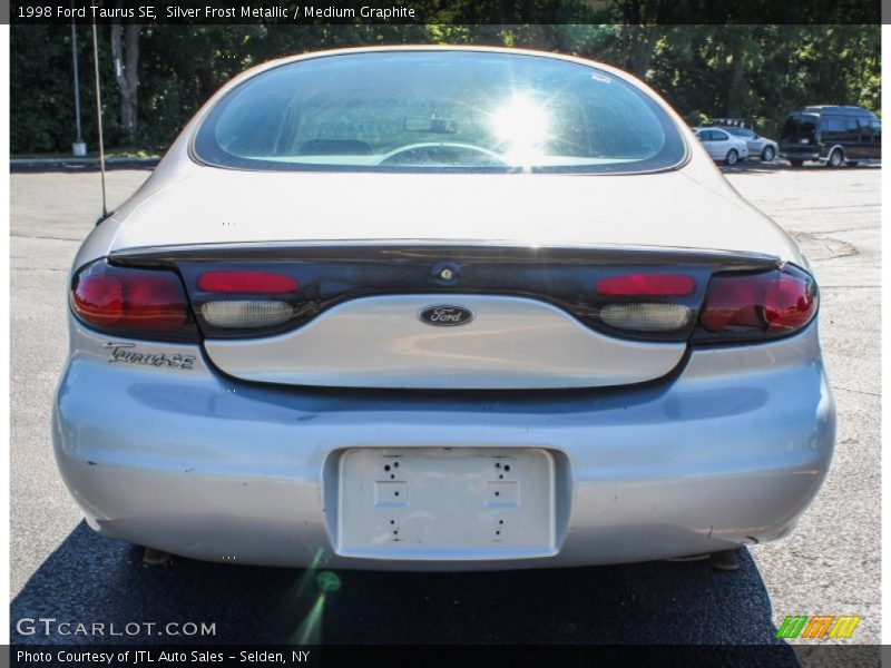 Silver Frost Metallic / Medium Graphite 1998 Ford Taurus SE
