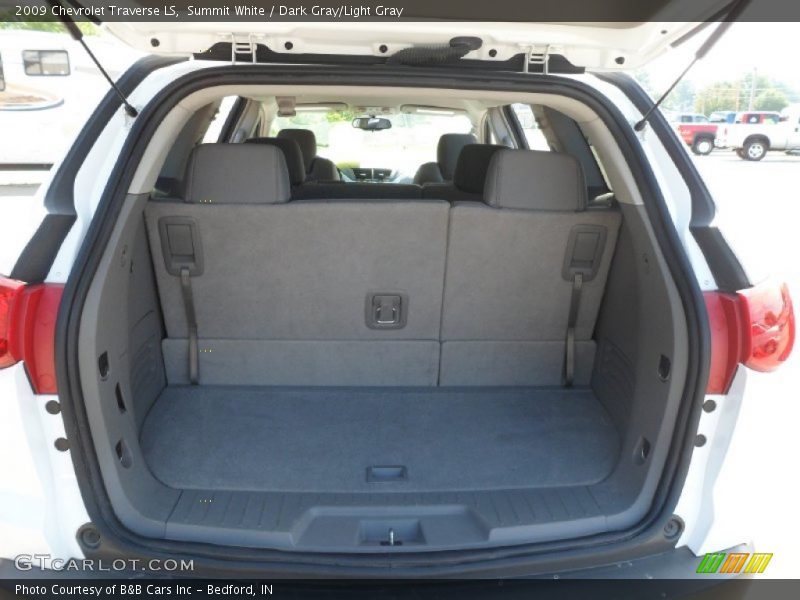 Summit White / Dark Gray/Light Gray 2009 Chevrolet Traverse LS