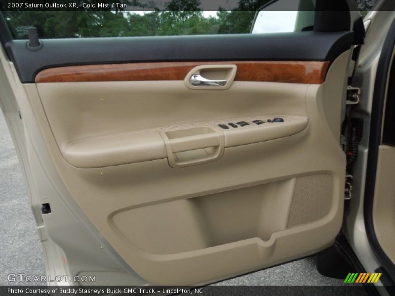 Gold Mist / Tan 2007 Saturn Outlook XR