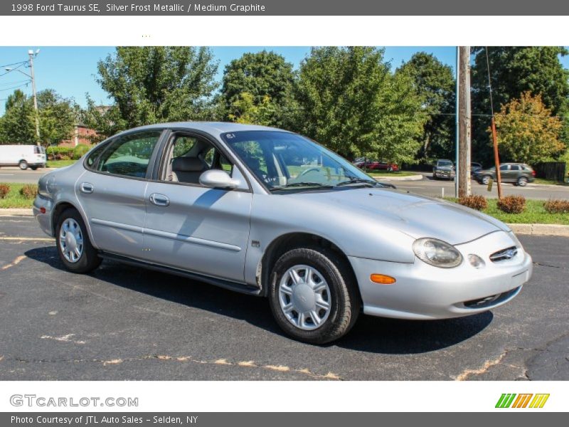 Front 3/4 View of 1998 Taurus SE