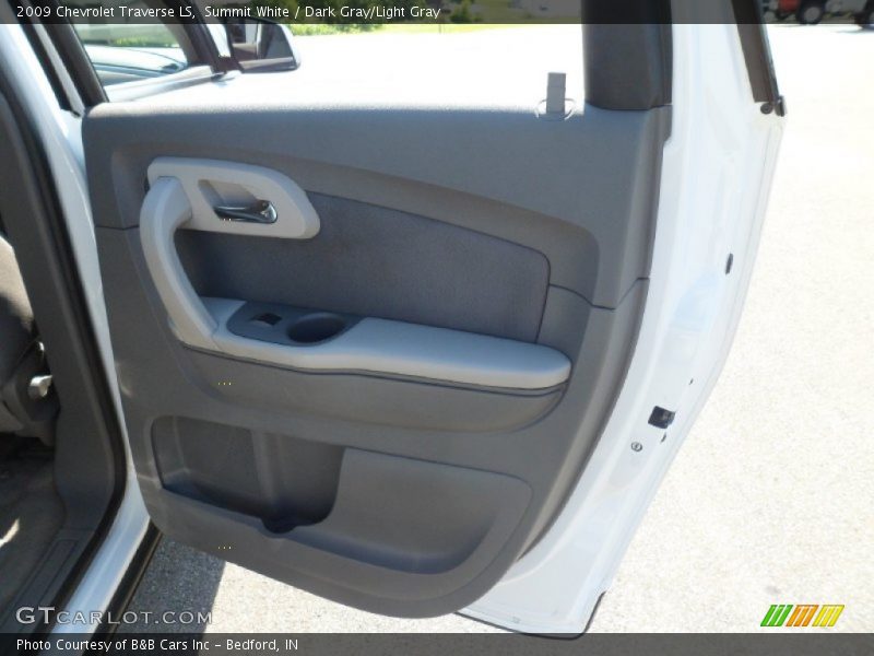 Summit White / Dark Gray/Light Gray 2009 Chevrolet Traverse LS