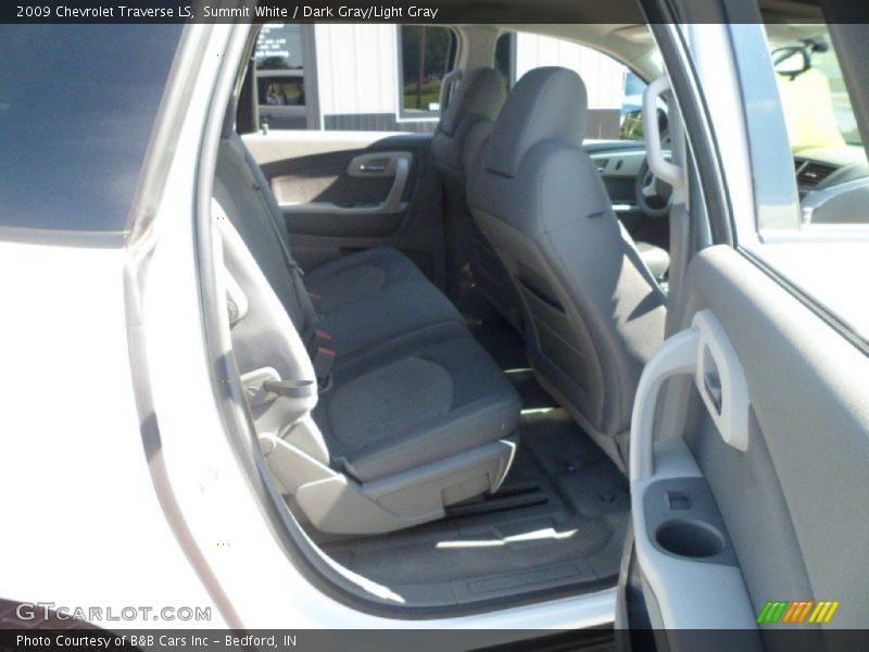 Summit White / Dark Gray/Light Gray 2009 Chevrolet Traverse LS