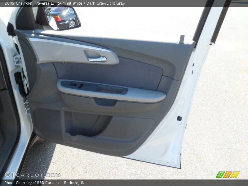 Summit White / Dark Gray/Light Gray 2009 Chevrolet Traverse LS