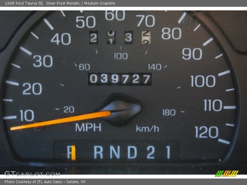 Silver Frost Metallic / Medium Graphite 1998 Ford Taurus SE