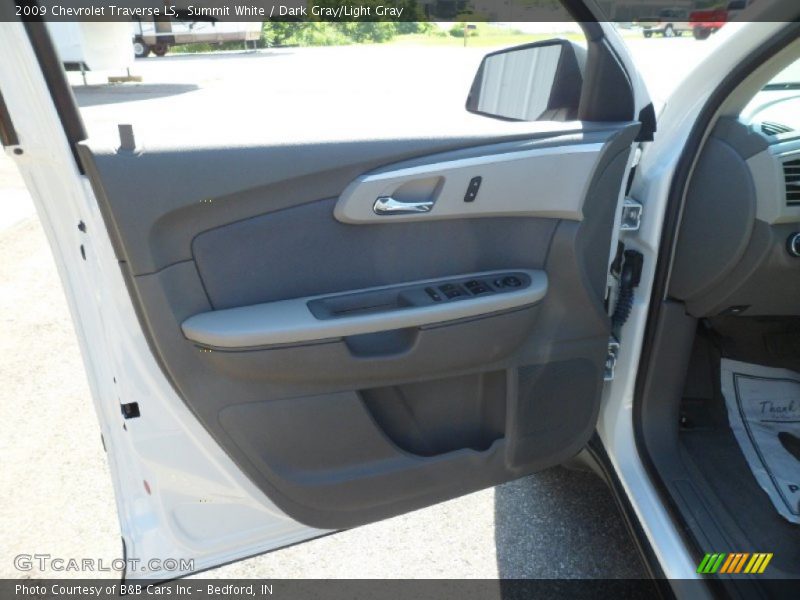 Summit White / Dark Gray/Light Gray 2009 Chevrolet Traverse LS