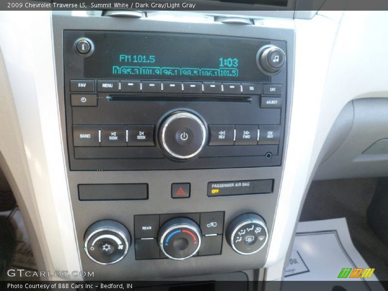 Summit White / Dark Gray/Light Gray 2009 Chevrolet Traverse LS