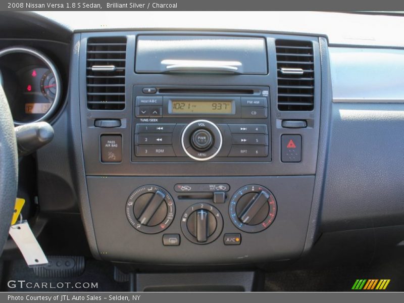 Brilliant Silver / Charcoal 2008 Nissan Versa 1.8 S Sedan