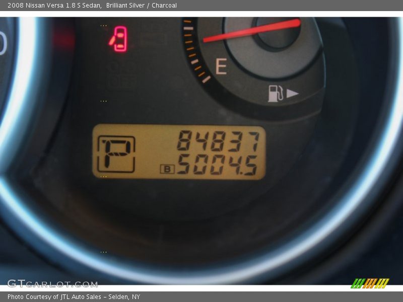 Brilliant Silver / Charcoal 2008 Nissan Versa 1.8 S Sedan