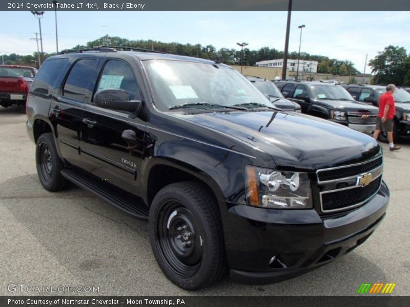 Front 3/4 View of 2014 Tahoe LT 4x4