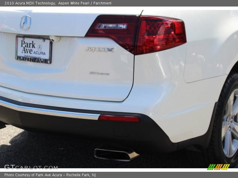Aspen White Pearl / Parchment 2010 Acura MDX Technology