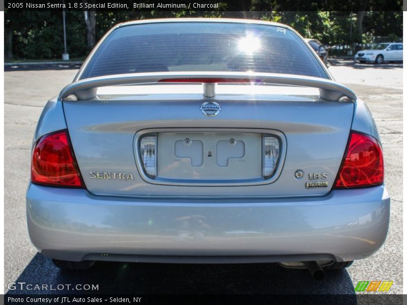 Brilliant Aluminum / Charcoal 2005 Nissan Sentra 1.8 S Special Edition