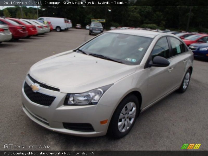 Front 3/4 View of 2014 Cruze LS