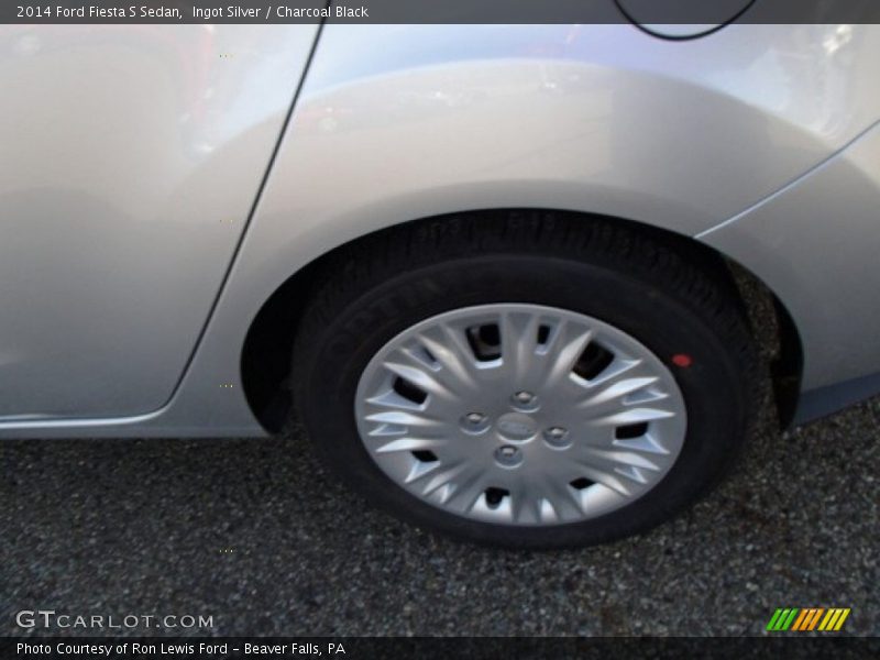 Ingot Silver / Charcoal Black 2014 Ford Fiesta S Sedan
