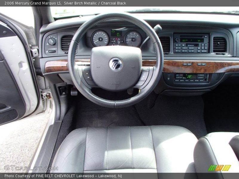 Dashboard of 2006 Grand Marquis LS