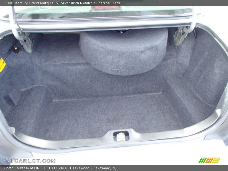  2006 Grand Marquis LS Trunk