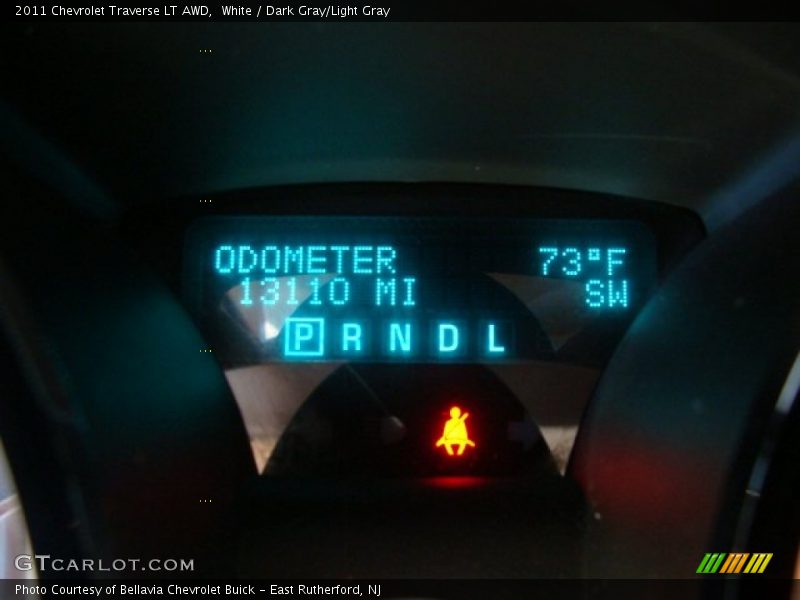 White / Dark Gray/Light Gray 2011 Chevrolet Traverse LT AWD