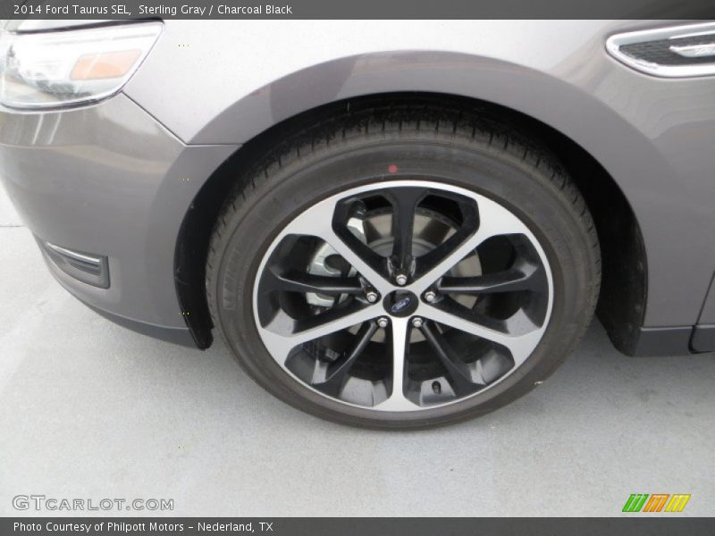  2014 Taurus SEL Wheel