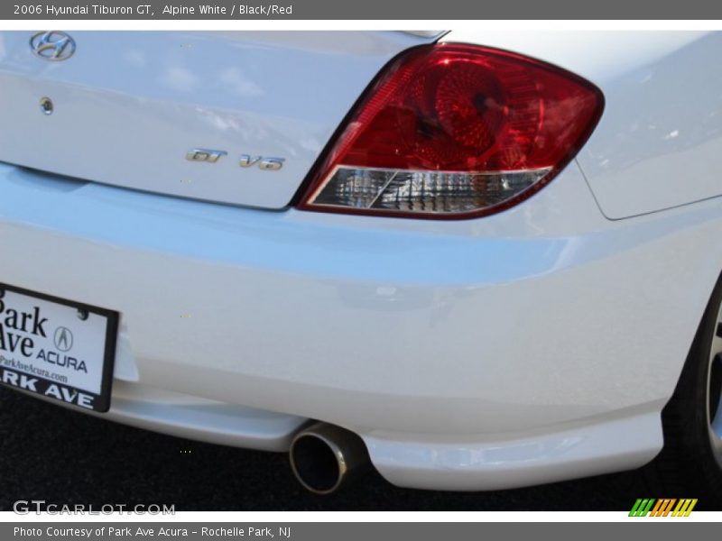Alpine White / Black/Red 2006 Hyundai Tiburon GT