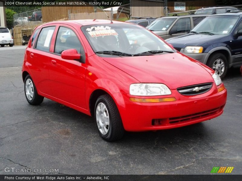Victory Red / Gray 2004 Chevrolet Aveo Special Value Hatchback