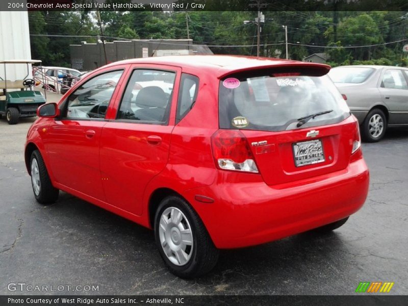 Victory Red / Gray 2004 Chevrolet Aveo Special Value Hatchback