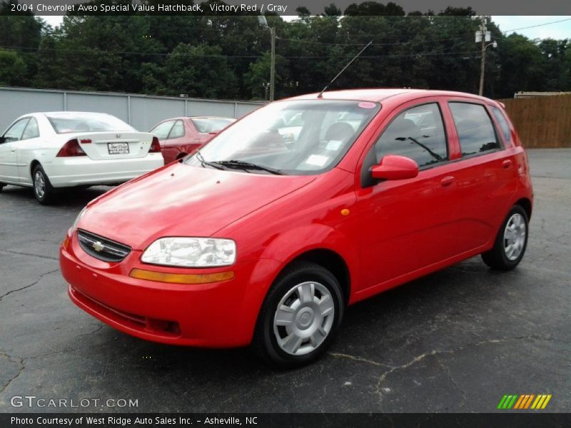 Victory Red / Gray 2004 Chevrolet Aveo Special Value Hatchback