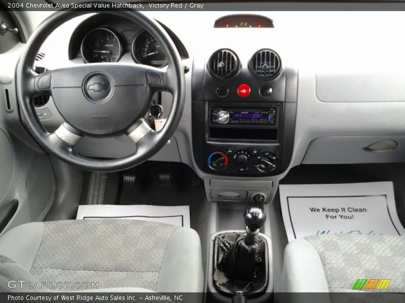 Victory Red / Gray 2004 Chevrolet Aveo Special Value Hatchback