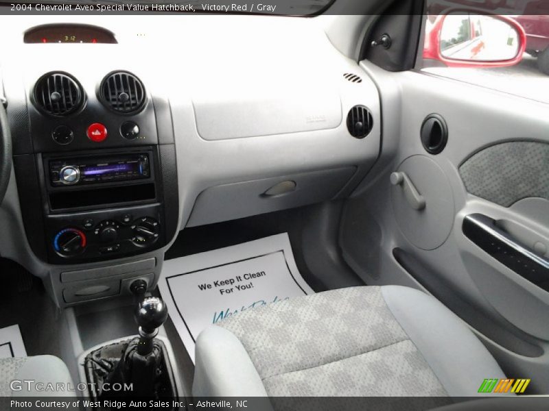 Victory Red / Gray 2004 Chevrolet Aveo Special Value Hatchback