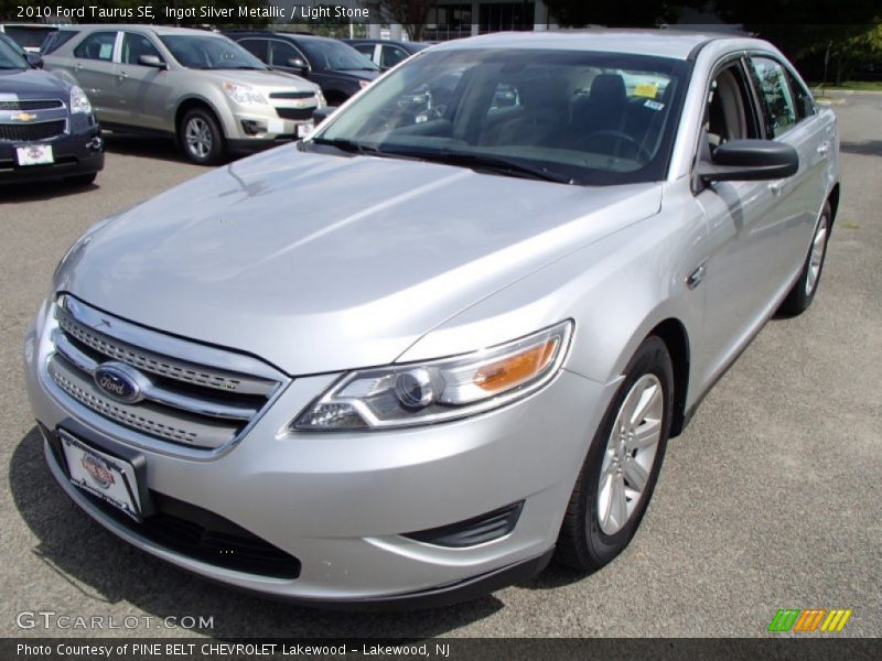 Ingot Silver Metallic / Light Stone 2010 Ford Taurus SE