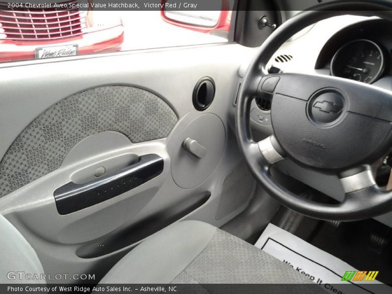 Victory Red / Gray 2004 Chevrolet Aveo Special Value Hatchback