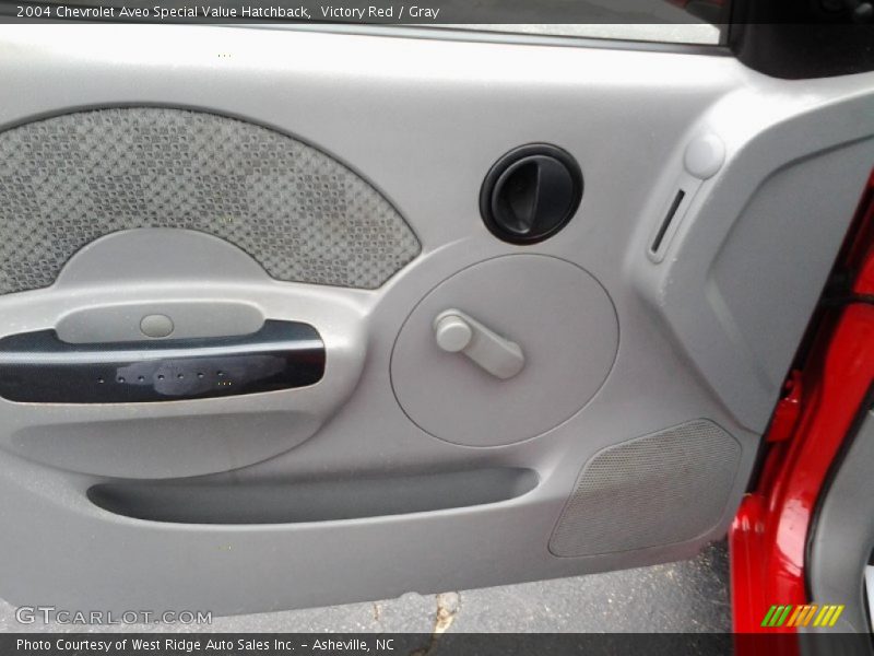 Victory Red / Gray 2004 Chevrolet Aveo Special Value Hatchback
