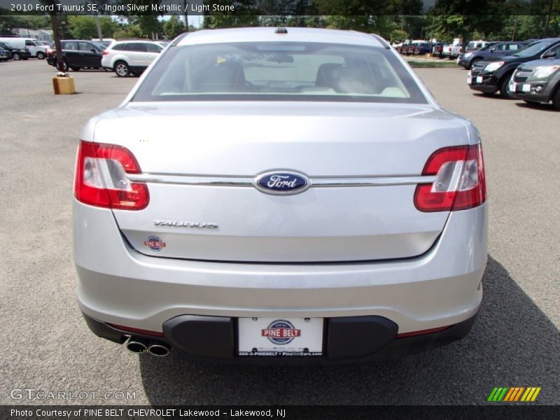 Ingot Silver Metallic / Light Stone 2010 Ford Taurus SE