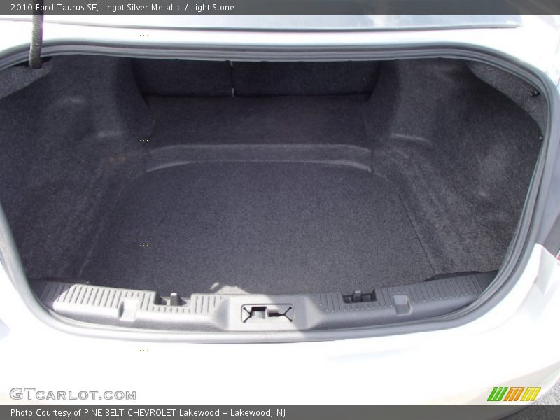 Ingot Silver Metallic / Light Stone 2010 Ford Taurus SE