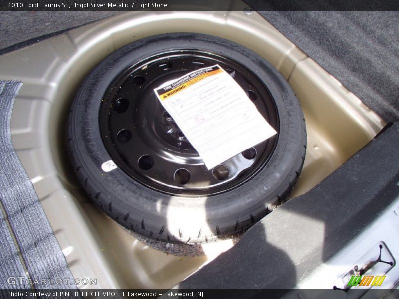 Ingot Silver Metallic / Light Stone 2010 Ford Taurus SE