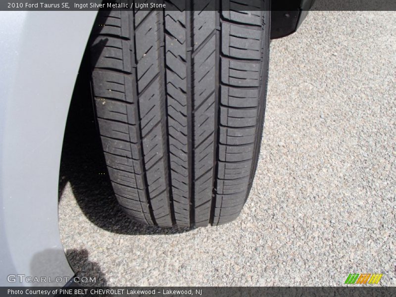 Ingot Silver Metallic / Light Stone 2010 Ford Taurus SE