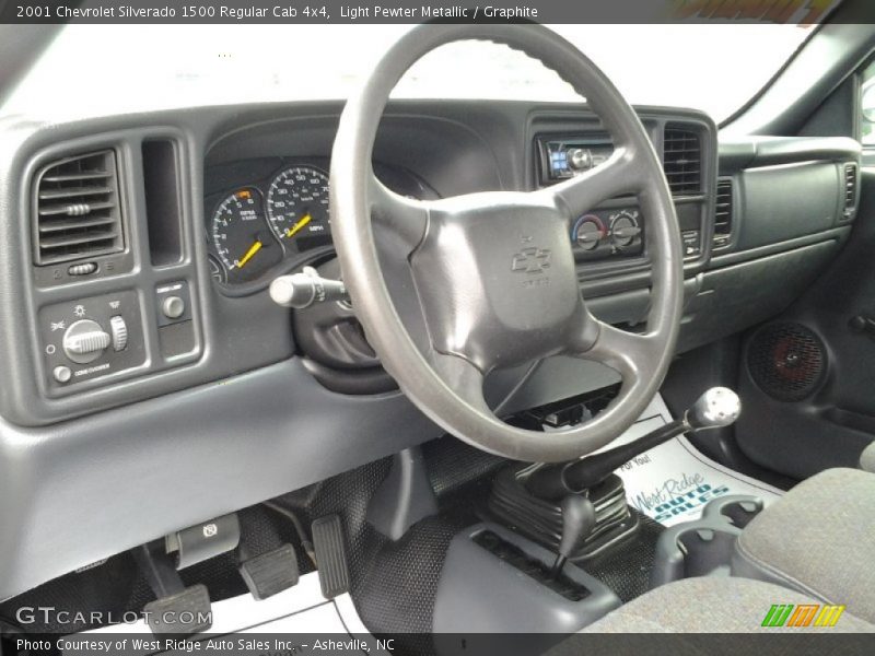 Dashboard of 2001 Silverado 1500 Regular Cab 4x4