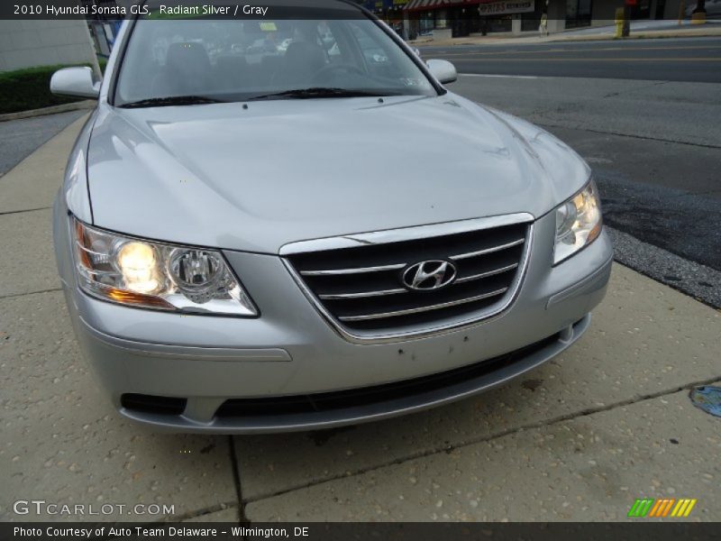 Radiant Silver / Gray 2010 Hyundai Sonata GLS