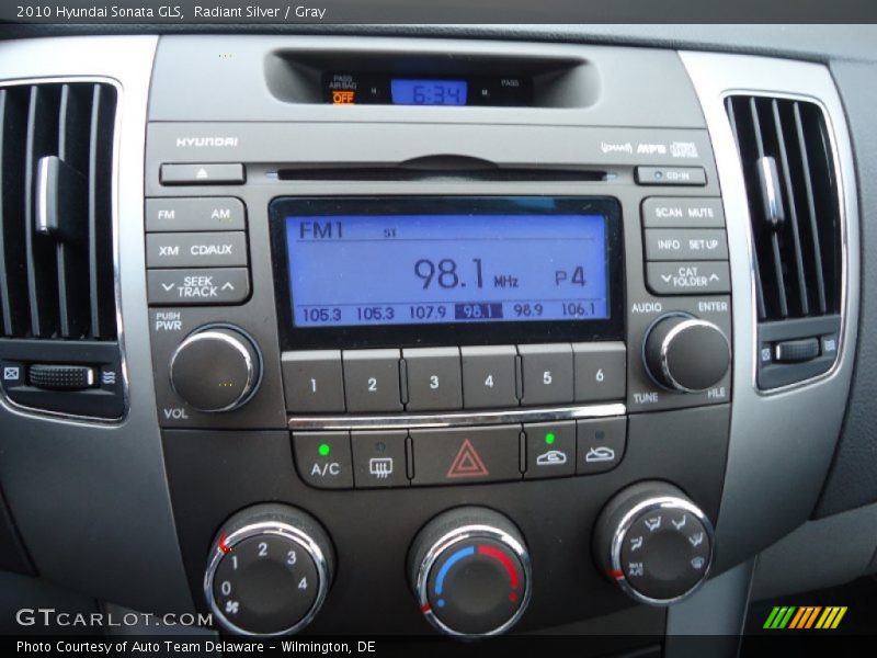 Radiant Silver / Gray 2010 Hyundai Sonata GLS