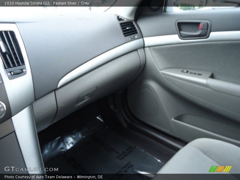 Radiant Silver / Gray 2010 Hyundai Sonata GLS